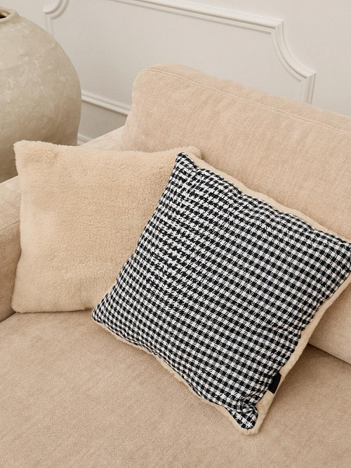 Подушка меховая из верблюжьей шерсти и хлопка двусторонняя, 36х36 